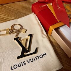 Louis Vuitton ルイヴィトン ポルト クレ・LV カ...
