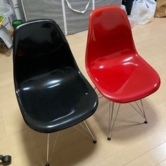 椅子　ブラック×2、レッド1