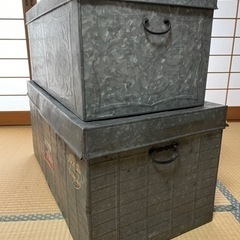 昭和レトロなブリキの収納箱