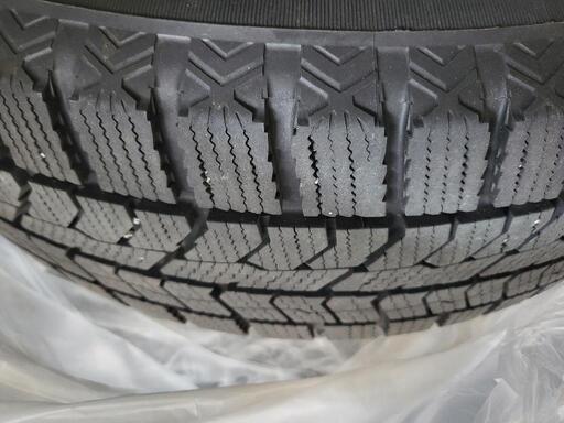 車のパーツ 2021年製 冬TOYOタイヤ 175/65R14 4本セット