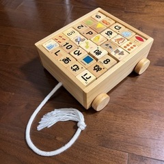 【受渡者決定】知育玩具　木製カート入りの文字積木