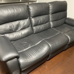 値下げ）ニトリ ビリーバ リクライニングソファー 電動ソファー 三人掛け