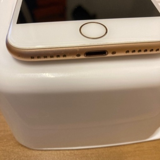 美品・値下げしました】iPhone8 64GB SIMフリー ゴールド