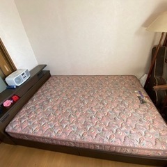 ダブルベッド　フランスベッド製