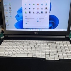 富士通　Lifebook　A577/R　Windows11　メモ...