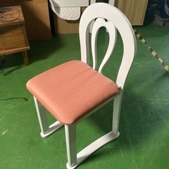 ● ドレッサー用の椅子、ホワイト&ピンク、鈴木木工家具