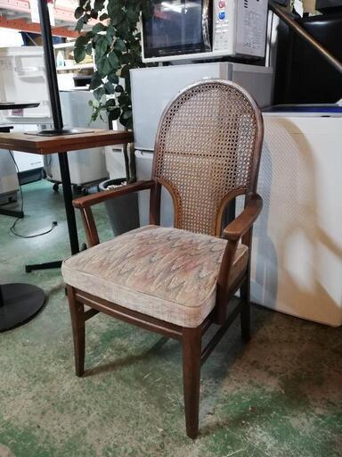 リサイクルショップKOBUTU♪カリモク家具のアームチェア(^-^)おしゃれです