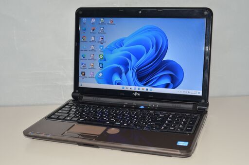 最新Windows11+office 爆速SSD275GB 富士通 LIFEBOOK AH55/D i5-2520M/メモリ8GB/DVDマルチ/無線内蔵/USB3.0/Webカメラ/便利なソフト多数