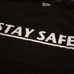 STAY SAFE シャツ