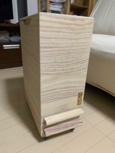 桐製米びつ　10キロ　キャスター付き