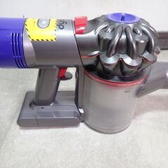 🍎ダイソン SV11SLM V7 Slim コードレス スティッククリーナー台付き