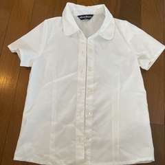 女の子　130サイズ　半袖白シャツ