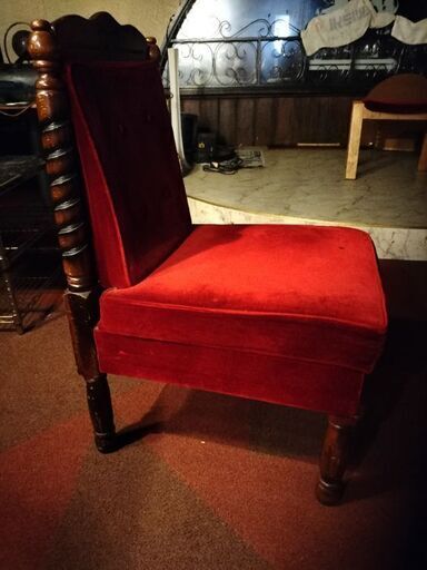 アンティーク椅子　赤