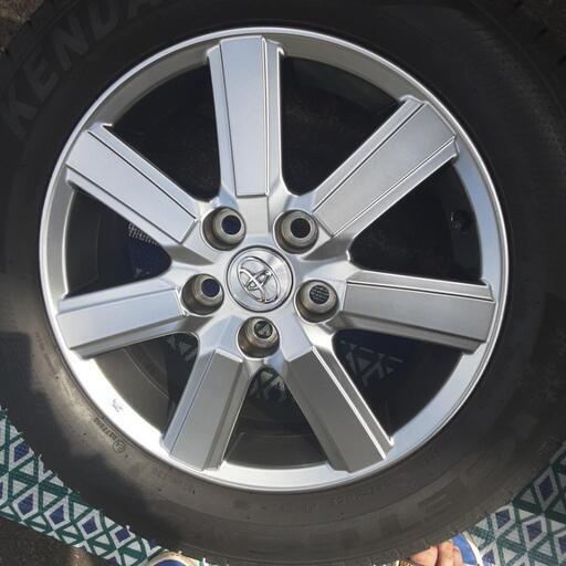 トヨタ70系ヴォクシー、ノア純正アルミホイールスタッドレス付き(値下げ)