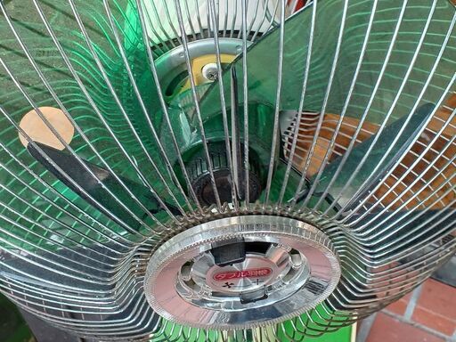 レトロポップ 昭和レトロ ビンテージ 古道具     日立 扇風機 さわ風 H-30FK 希少 ダブル羽根 可愛いグリーン