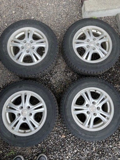 195/65R15 スタッドレスタイヤ15インチ ホイール 4本セット 製造2018年