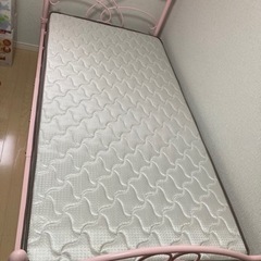 受け渡しの方決まりました。新品未使用ピンクの可愛いシングルベッド