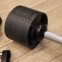 【ヤ取終了8/20】≪T042ジ≫美品 FlexBell/フレックスベル 可変式ダンベル ペア (２個１セット) ９段階可変/2kg-32kg 筋トレ/フィットネス 現状品