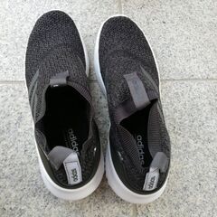 adidas  運動靴　24.5センチ