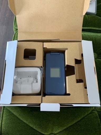 docomo らくらくフォン　F-01M ネイビー　新品同様