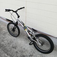 トライアルバイク　モンティー