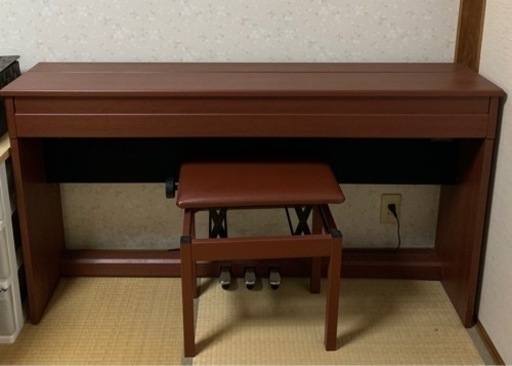 鍵盤楽器、ピアノ Roland DP 90