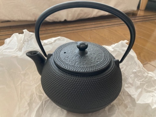 【新品•未使用】及源鋳造　鉄急須　OIGEN 急須まろみアラレ•瓶敷セット