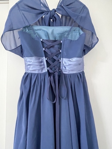 フェザー模様のオシャレなドレス！      流行りのグレーカラードレスです♪ フェザー模様のオシャレなドレス！ 流行りのグレーカラードレスです♪