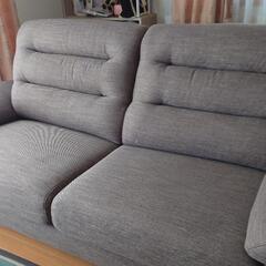 ソファ(3人がけ)使用歴2ヶ月！！！