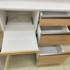 食器棚　3枚扉　TJ133