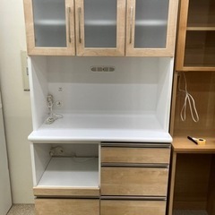 食器棚　3枚扉　TJ133