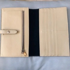 【緊急値下げ！】箱付き！CELINE ラージ ストラップ フラップ ウォレット ブラック ベージュ