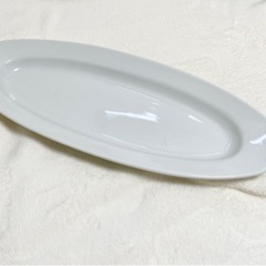 真っ白な横長のお皿