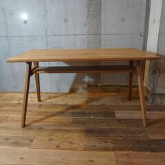 unico(ウニコ) ADDAY(アディ) ダイニングテーブルです♪木の表情を生かしたカジュアルな印象の4人用の木製食卓。シンプルなデザインはブルックリンスタイルなど男前インテリアに。CH205