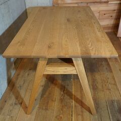 unico(ウニコ) ADDAY(アディ) ダイニングテーブルです♪木の表情を生かしたカジュアルな印象の4人用の木製食卓。シンプルなデザインはブルックリンスタイルなど男前インテリアに。CH205