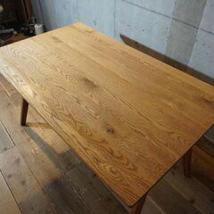 unico(ウニコ) ADDAY(アディ) ダイニングテーブルです♪木の表情を生かしたカジュアルな印象の4人用の木製食卓。シンプルなデザインはブルックリンスタイルなど男前インテリアに。CH205