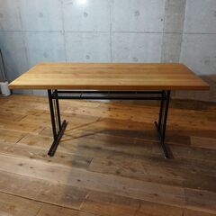 CRASH GATE(クラッシュゲート)/ノットアンティークスのGRIT(グリット) オーク無垢材 ダイニングテーブルです。ブルックリンスタイルなど男前インテリアにおススメのLDテーブル♪CH206