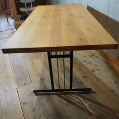 CRASH GATE(クラッシュゲート)/ノットアンティークスのGRIT(グリット) オーク無垢材 ダイニングテーブルです。ブルックリンスタイルなど男前インテリアにおススメのLDテーブル♪CH206