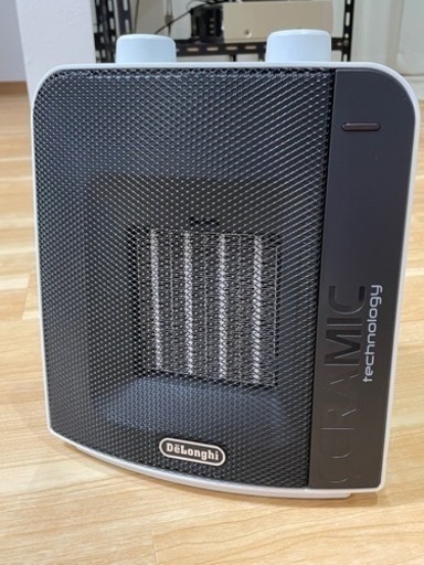 デロンギ Delonghi セラミックファンヒーター DCH6031J