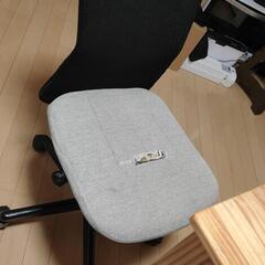 オフィスチェア　椅子　高さ調整可能