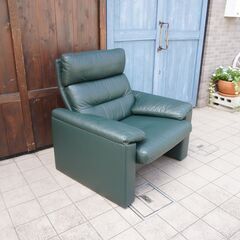 ドイツerpo(エルポ)社のLincoln(リンカーン) リクライニングソファ 1Pです！無駄のないシンプルなデザインと深いグリーンのレザーがモダンな印象の1人掛けソファはお部屋を洗練された印象に♪CH230