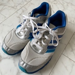 運動靴  adidas  23.5cm