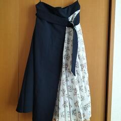 紺色のスカート（Mサイズ）