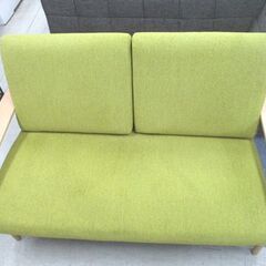 美品 カリモク 2人掛 ソファ ミモザ ピュアビーチ WD4302UVK 幅138cm