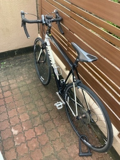 送料別GIANT DEFY4 ロードバイク 700C ホワイト 2016年 8速 GIANT DEFY4 GIANT DEFY4 ロードバイク 700C ホワイト 2016年 8速 自転車