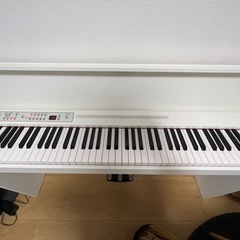 【ネット決済・配送可】【値下げ済】電子ピアノ（白）