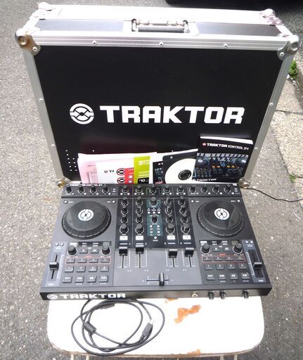 ☆ネイティブインストゥルメンツ Native Instruments TRAKTOR KONTROL S4 DJコントローラー DJ CONTROLLER◆全く新しい感覚でDJ を楽しむ