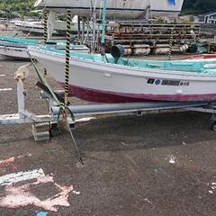 小さい船🚢です9.9馬力YAMAHAです。今４名交渉中です