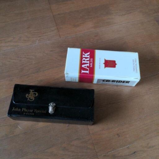 John Player  Special 　LARK カセットテープ　ケース