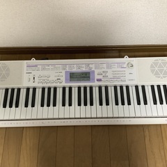 CASIO電子ピアノ 光ナビゲーションキーボード